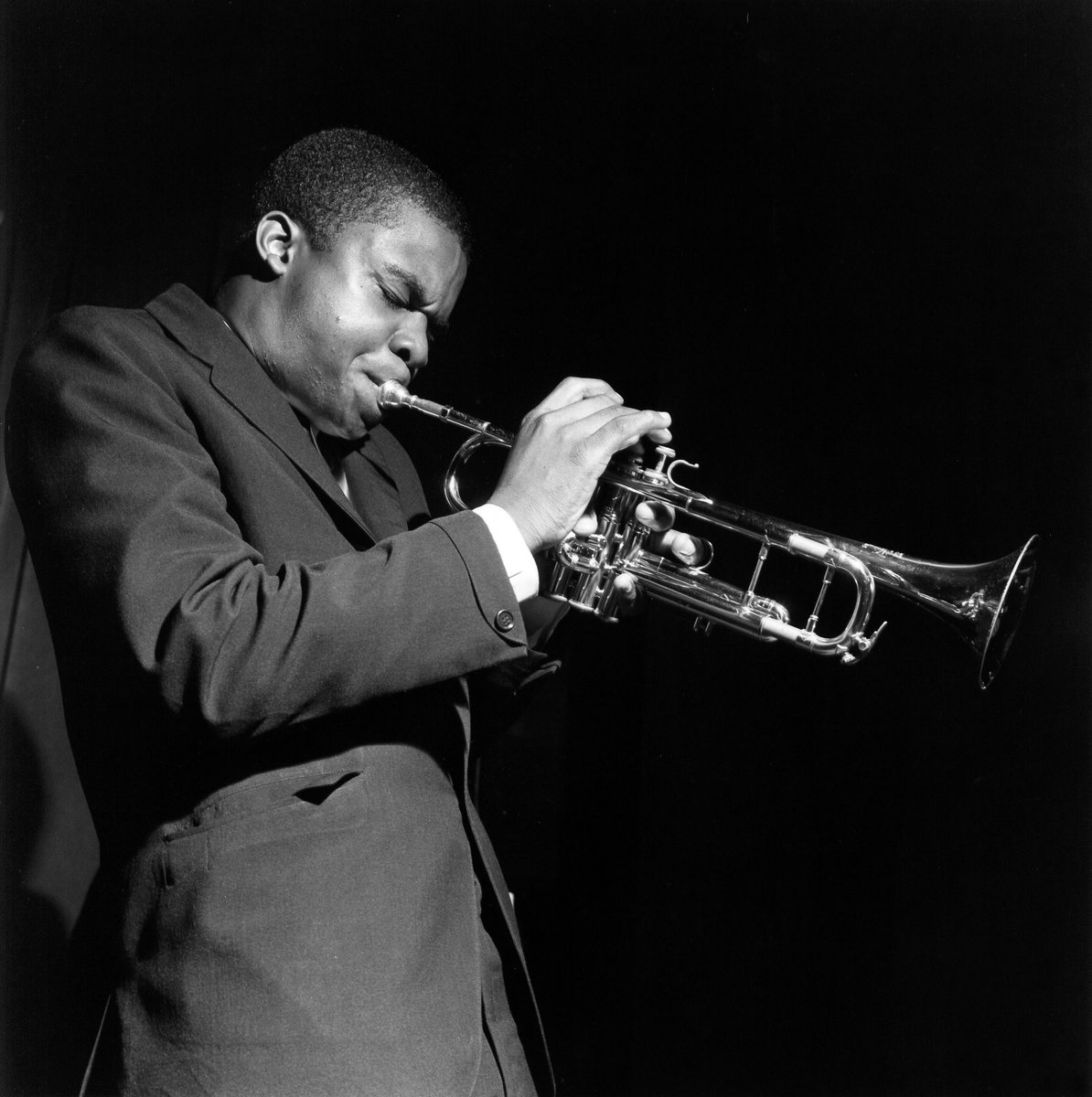 #FreddieHubbard was born in Indianapolis #OTD April 7, 1938. The prodigious trumpeter burst upon the Blue Note scene with his auspicious 1960 debut 'Open Sesame.”   Stream our spotlight playlist: bluenote.lnk.to/FreddieHubbard… Browse vinyl on the Blue Note Store: store.bluenote.com/collections/fr…