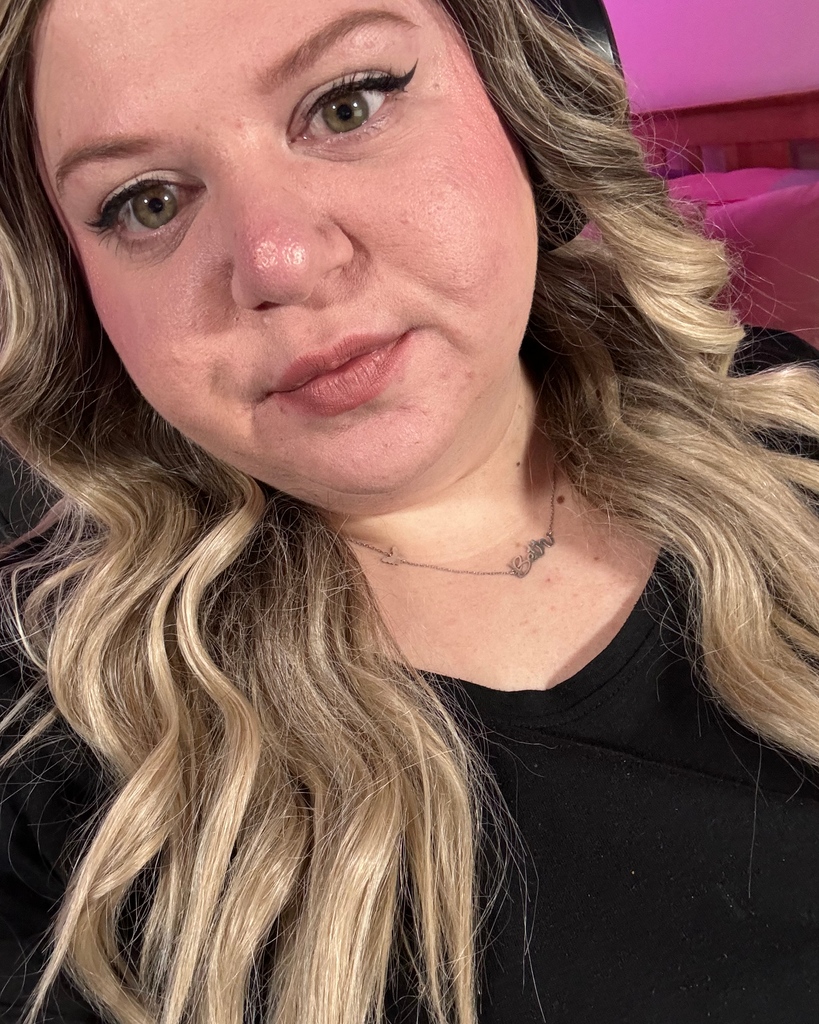 bethdoesbeauty's tweet image. #QuickFlick eyeliner stamp is making my eyeliner dreams come true for my hooded eyes 🥹