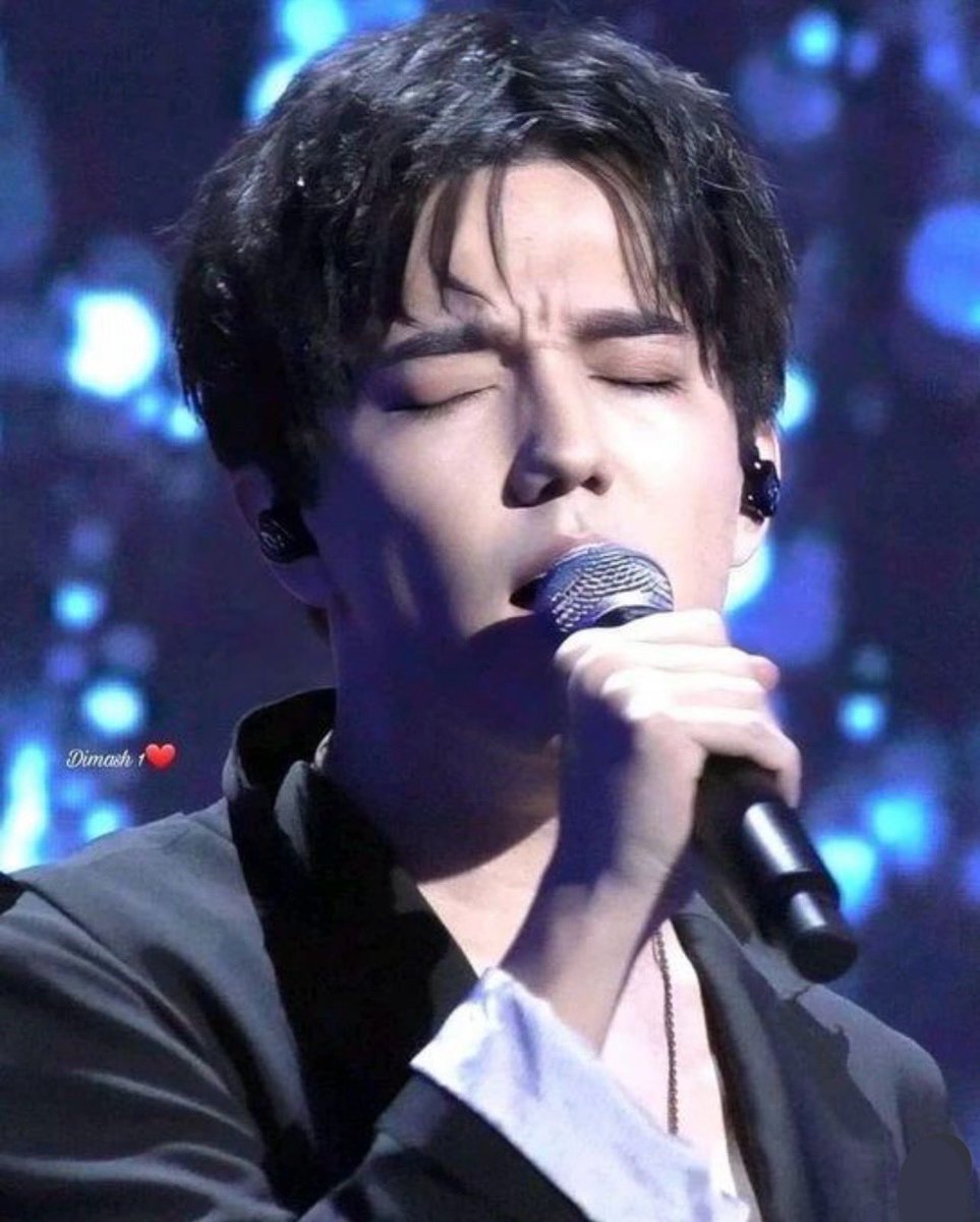 @Fanclub_phoenix @DiDearsHispanos @dimash_official Qué voz tan increíble. Rica variedad de tonos, rangos, estilos y técnicas de respiración. ¡Y toneladas de pasión y emoción! ¡Dimash es excepcional en todos los sentidos! KAZAKH NIGHTINGALE #WhenIveGotYou #DimashConcertBudapest youtu.be/lFsB5HVnmSA?si…