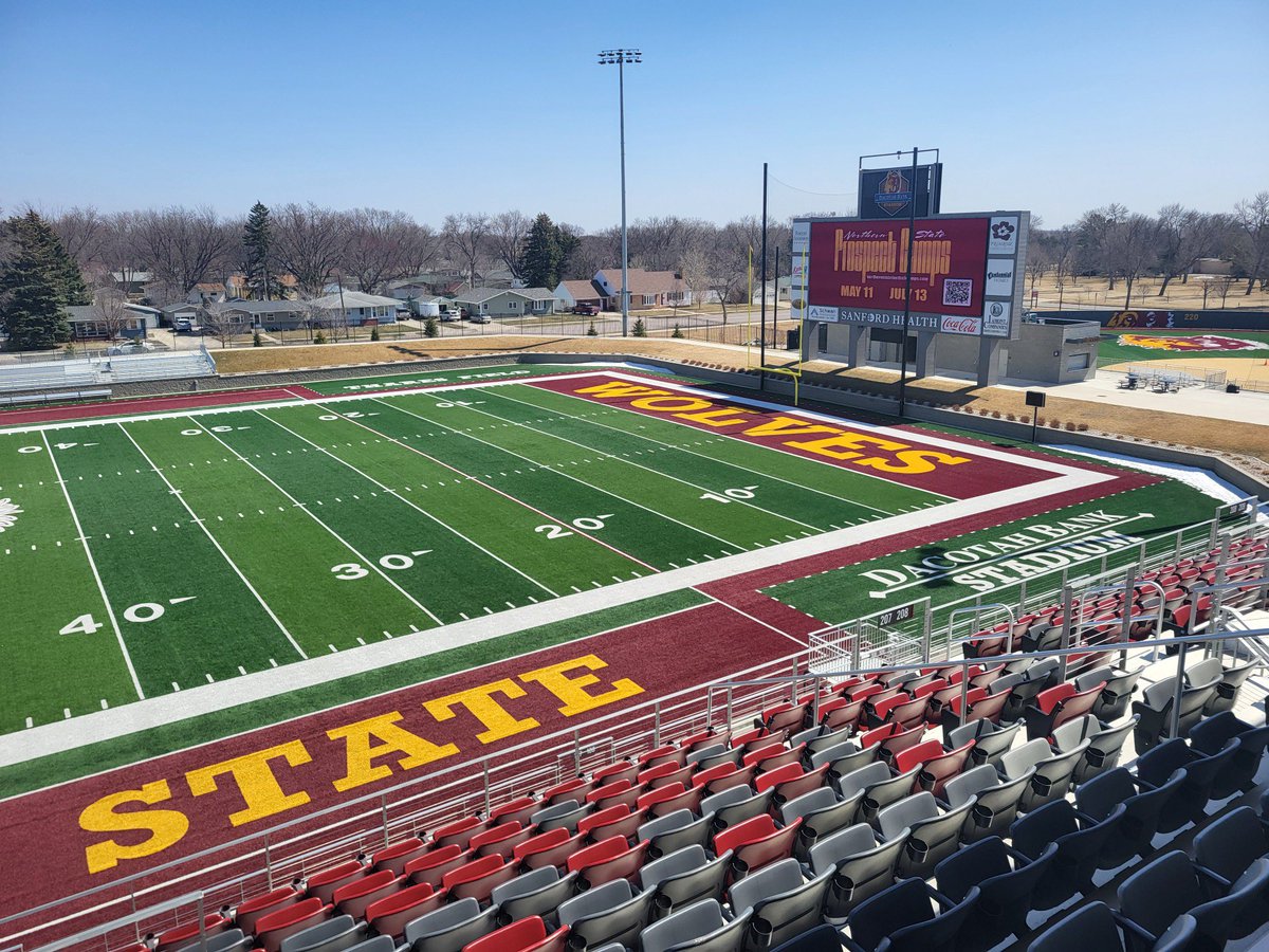 Great visit to Northern State! Thanks for the offer @jakeiery42! @NSUCoachSchmidt @Coach_BerryFB