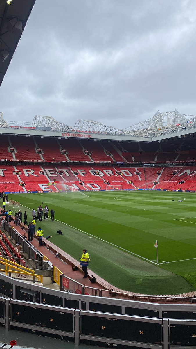 ALfc08's tweet image. Straight into these rats COME ON REDMEN ✊🏻🔴