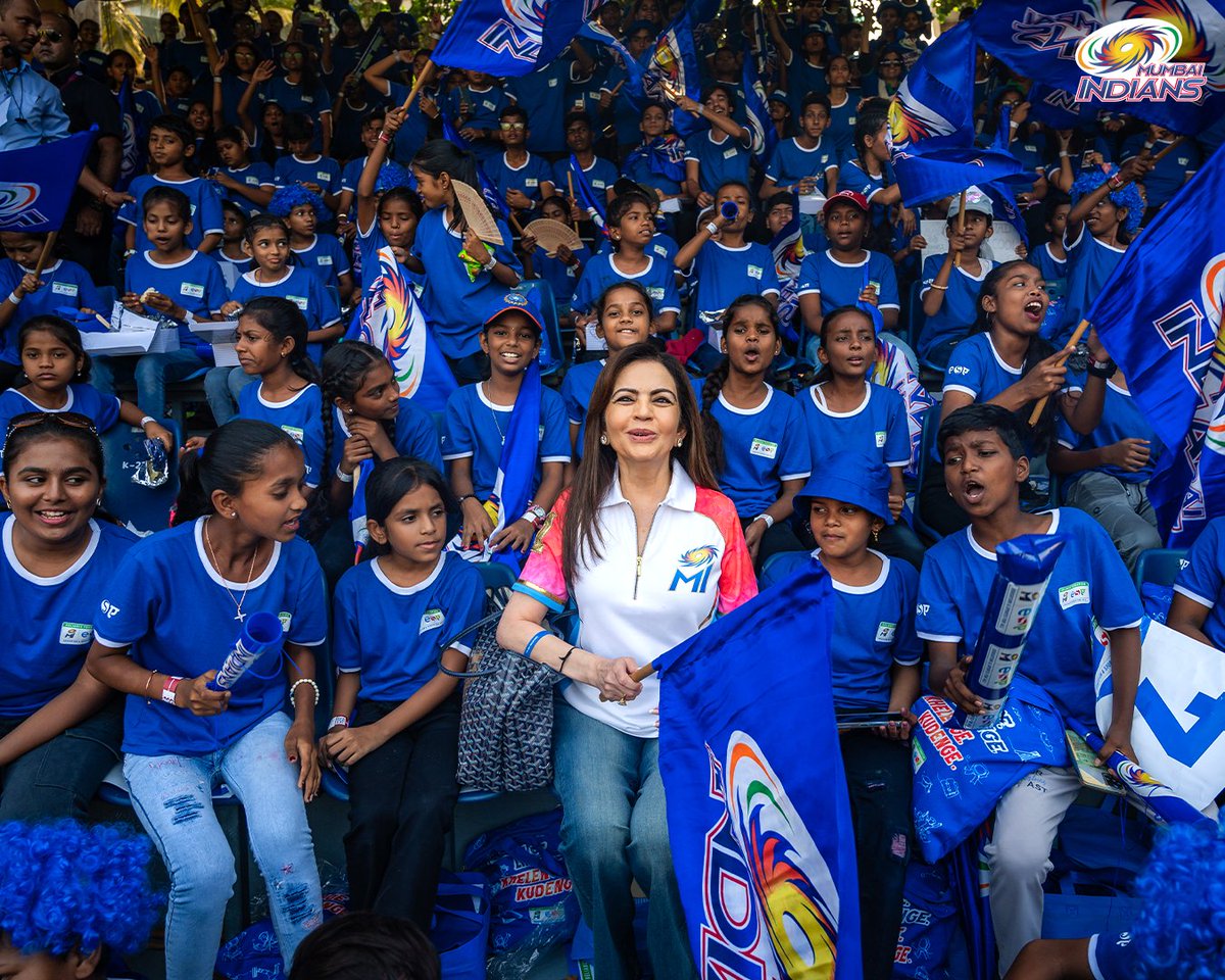 Everyone on #ESADay: 𝐌𝐮𝐦𝐛𝐚𝐢𝐢𝐢𝐢 𝐌𝐮𝐦𝐛𝐚𝐢𝐢𝐢𝐢 💙🥹

#MumbaiMeriJaan #MumbaiIndians #MIvDC #EducationAndSportsForAll | @ril_foundation