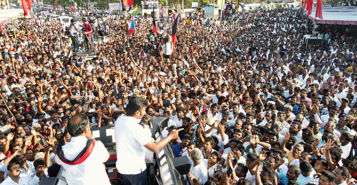 Udhaystalin's tweet photo. மாநில உரிமைகள் மீட்பை வலியுறுத்தி, நம் இளைஞரணி மாநில மாநாடு நடைபெற்ற சேலம் மாவட்டத்தில் இன்றைய பிரச்சாரத்தை தொடங்கினோம்.

சேலம் மக்களவைத் தொகுதியில் போட்டியிடும் கழக வேட்பாளர் அண்ணன் TM செல்வகணபதி அவர்களை ஆதரித்து, ஓமலூர் பகுதியில் உதயசூரியன் சின்னத்திற்கு வாக்கு கேட்டோம்.

ஏலத்துக்கு விடாத குறையாக அனைத்தையும் விற்றுத்தள்ளும், ஒன்றிய பாசிச பாஜக அரசை, சேலத்து மக்கள் வீழ்த்த வேண்டும்.

பாசிசம் வீழட்டும்!

@SalemRRajendran #TMSelvaganapathy