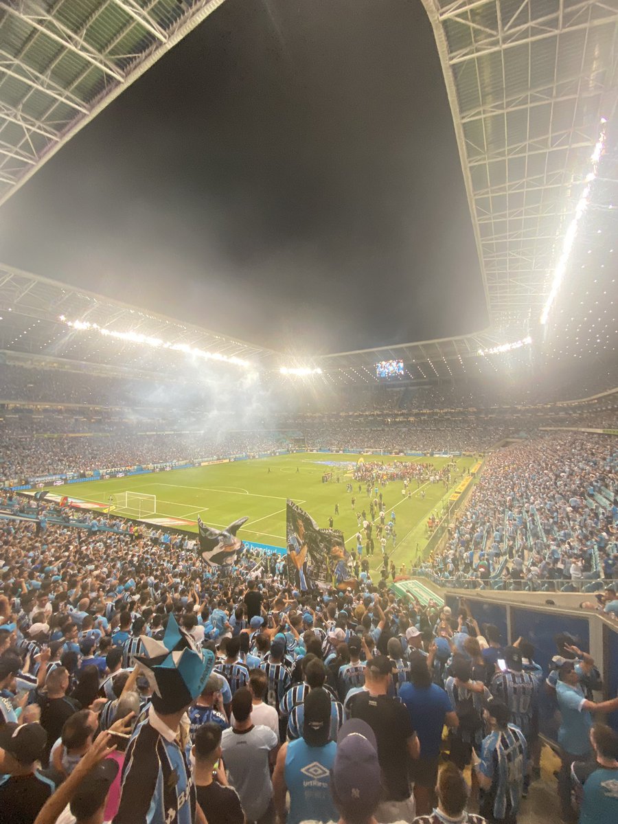 JAMAIS alguém levantou uma taça na Arena que não fosse o Grêmio 

Um estádio com alma e espírito