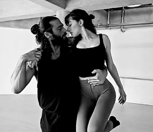 Omg, the beauty of this picture 😍🔥❤️‍🔥 But why the dance session?? Is Sandokan going to dance in this series? 🤔 #CanYaman