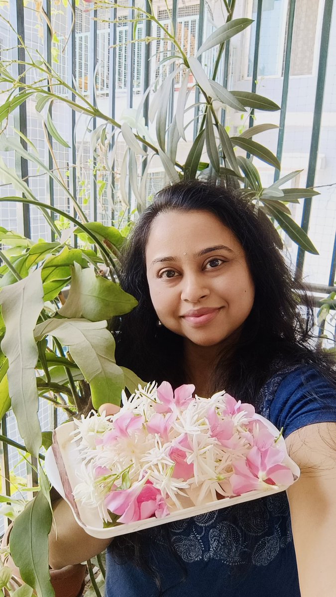 'Earth laughs in flowers'! The fulfillment of seeing the beauty of home grown flowers Pink Oleanders & Jasmine ❤️ #flowerstagram #flowerlovers #flowerpower #flowerphotography