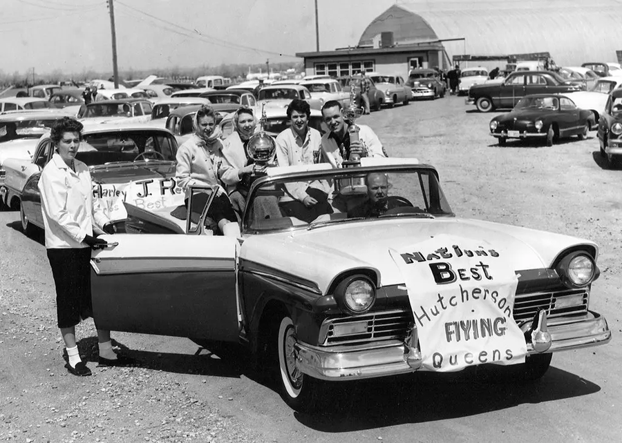 A #DavesCarIDService March Madness salute to the all-time juggernaut of women's college basketball, the Hutcherson Flying Queens of tiny Wayland Baptist U in Plainview TX. Here taking a victory lap in a 1957 Ford Fairlane after their 1957 AAU national title (NCAAs of the time).