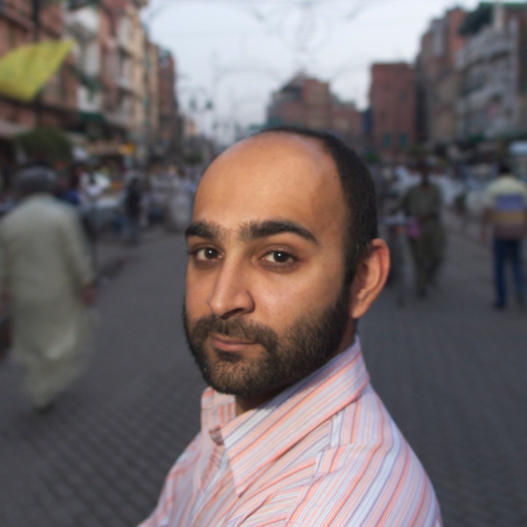 We are proud to present Mohsin Hamid at this year’s festival!
Hamid writes with humor and great insight about people affected by globalization, migration and questions of race. Shortlisted for the Booker Prize twice, his novels have been translated into more than 40 languages.