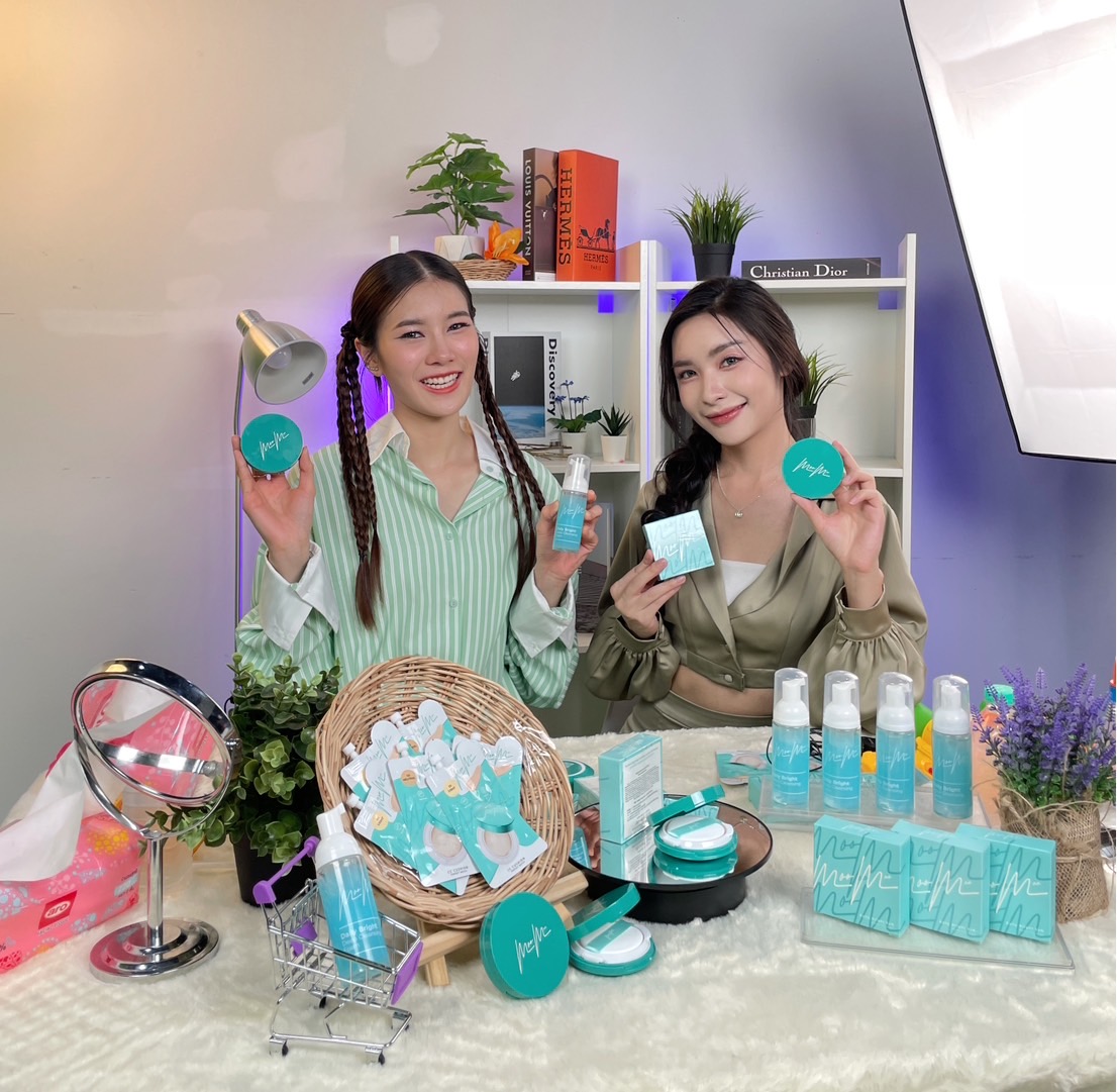 lovesenior_th's tweet photo. ดีไปหมด ทั้งนางแบบและ MooMee ✨
ถ้าซื้อหมดนี้ แอดต้องจ่ายเท่าไหรดีค่า🤭
#MooMeeCushionXLookkaewAnda
#คุชชั่นตลับเขียว #MooMee #อันดาลูกแก้ว #lookkeawkamollak #andaanunta
#MooMeeCushionXAndaLookkaew https://t.co/2cKd3BGc2n