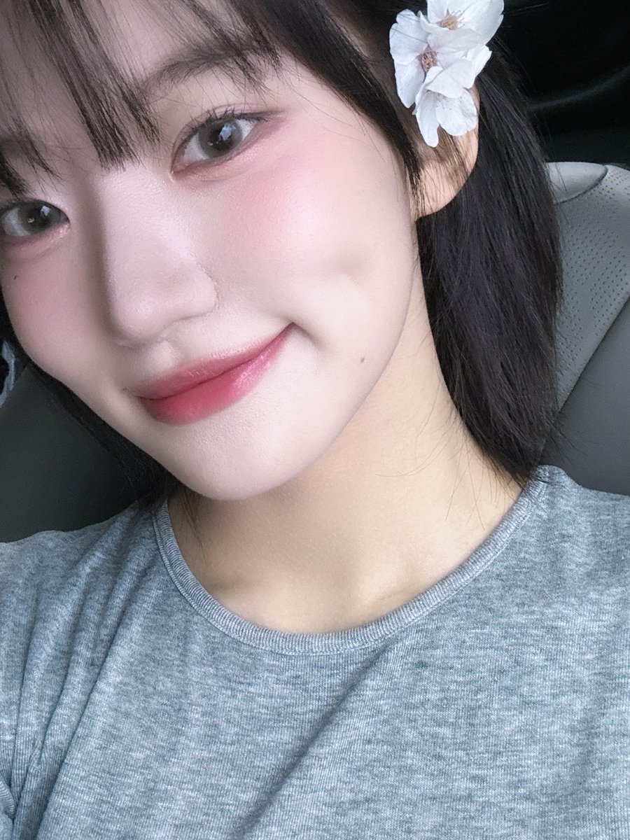 Billlieofficial's tweet image. [#시윤]

봄이다 🌷

#Billlie_Letter