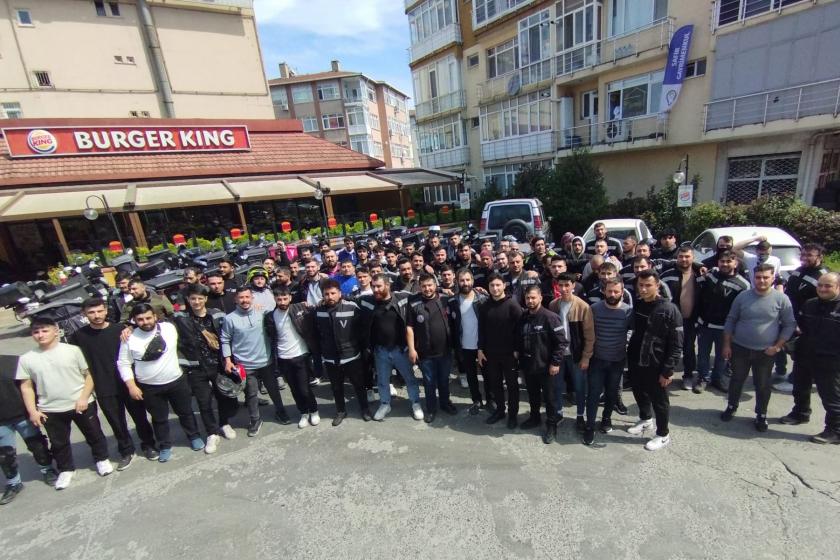 Getir'e bağlı olan Vigo'da çalışan moto kuryeler şirketin saatlik garanti ücreti kaldırarak paket başı prim ve bonus sistemine geçeceğini duyurması üzerine eyleme geçti.

#vigodadirenisvar