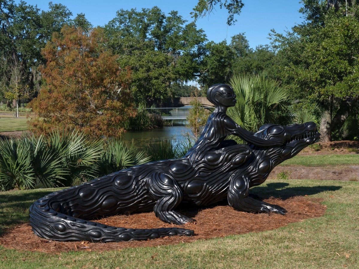 Now on view at the New Orleans Museum of Art, Wangechi Mutu: Intertwined spans the Kenyan-American artist's career from the 1990s to today. The exhibition also gives added context to two works by Mutu permanently installed in NOMA's sculpture garden: noma.org/exhibitions/wa… ⁠