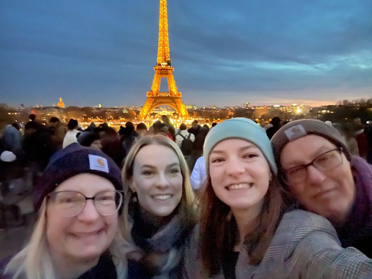 DhoffmanDoug's tweet image. Happy Birthday Izzy! No. 23!! Love you always and enjoy the day in Bordeaux.