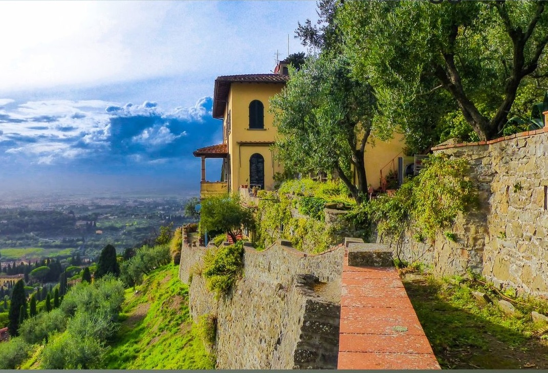 VILLA IL ROSETO, sede della <a href="/FGMichelucci/">fondazionemichelucci</a>, si potrà visitare - con visita guidata - il suo giardino Giovedì 11 Aprile alle ore 16.00 prenotando domani lunedì 8 dalle ore 9 chiamando lo 055 055.
Per maggiori dettagli: comune.fiesole.fi.it/.../primavera-…...