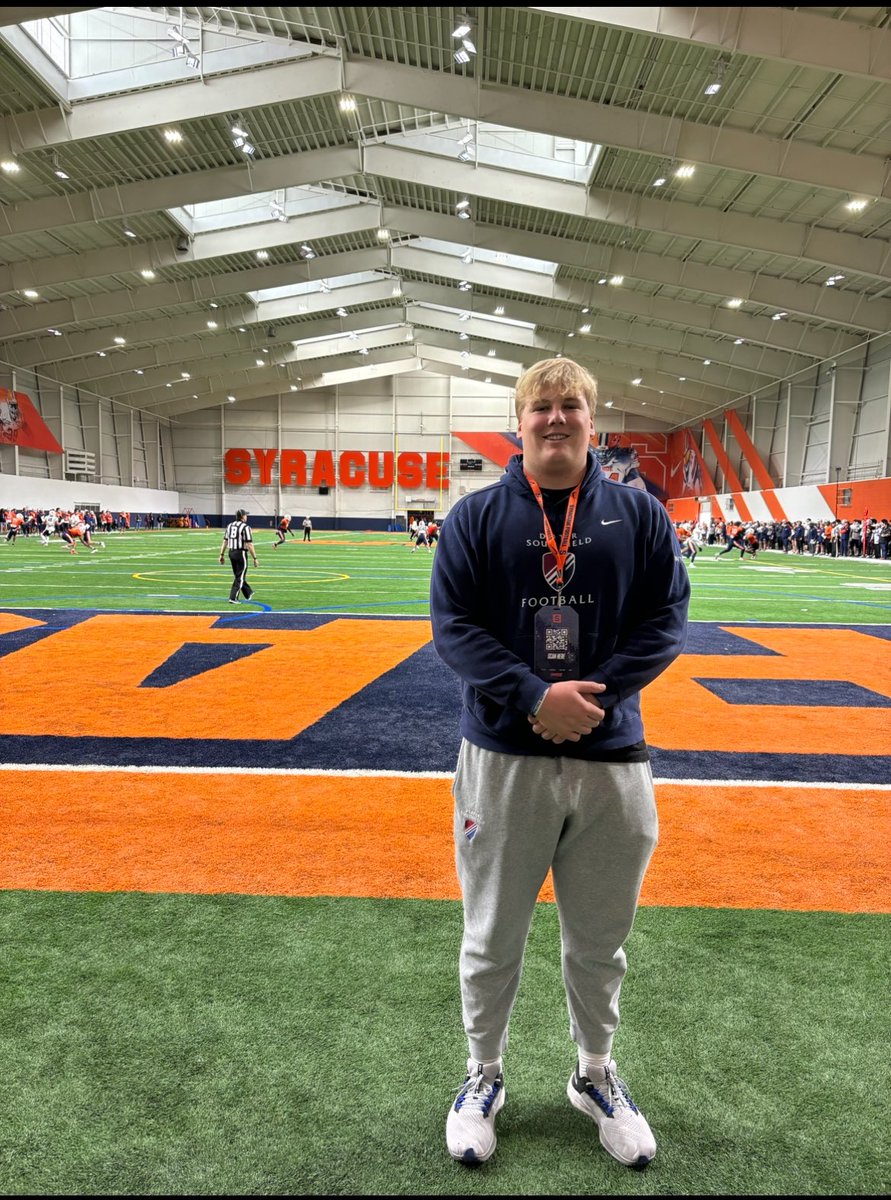 My family and I had an amazing time at @CuseFootball. Thank you to @FranBrownCuse and the entire Syracuse staff for the hospitality! @coachdinofb @CoachCDay @Omeezi_ @AlexKellyCuse @allpraisesdue7 @drwilliams131 @ChadSimmons_ @BrianDohn247 @RivalsFriedman @MohrRecruiting