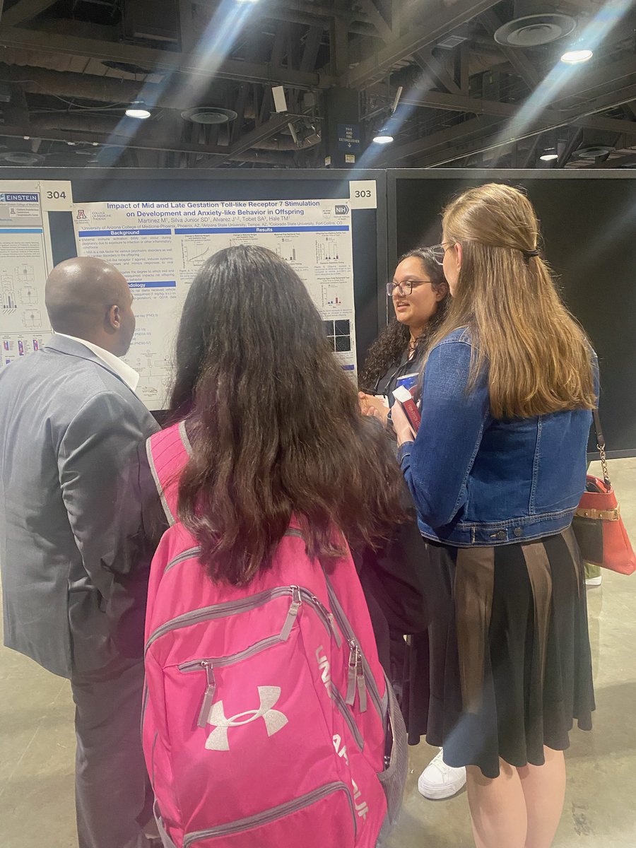 Monique Martinez rocked her first ever talk at #APS2024 and then drew a crowd at her poster. Sharing work on the impact of maternal immune activation on offspring development and behavior. @UAZBIO5 @uazmedphx @JillMGoldstein @ICON__X @Jherve_MGH