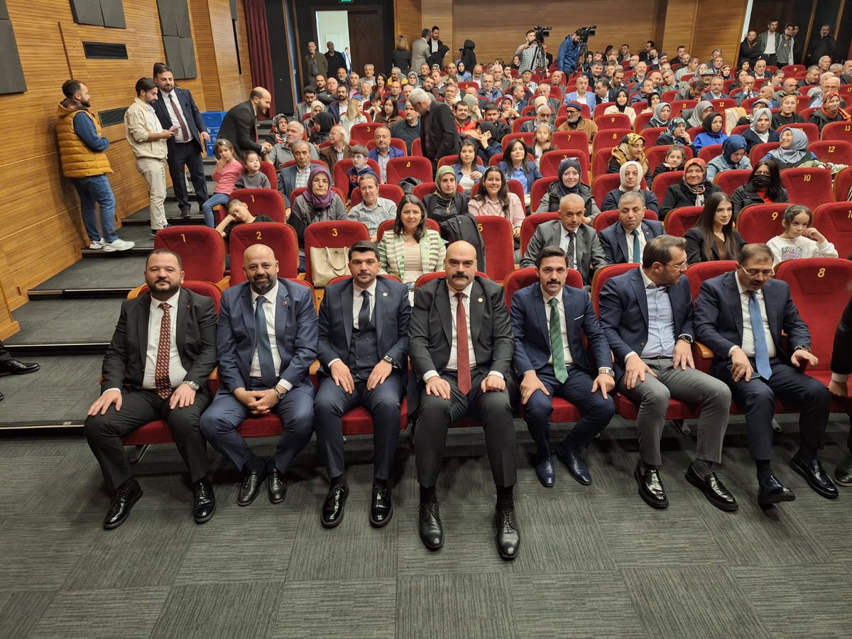 '…Rabbim! Gireceğim yere dürüstlükle girmemi sağla; çıkacağım yerden de dürüstlükle çıkmamı sağla. Bana tarafından, hakkıyla yardım edici bir kuvvet ver.' (İsra Suresi, 80) İlçe başkanımız Kerim kaya Pendik belediyesi meclis üyelerimiz ile beraber Pendik belediyesi meclis…