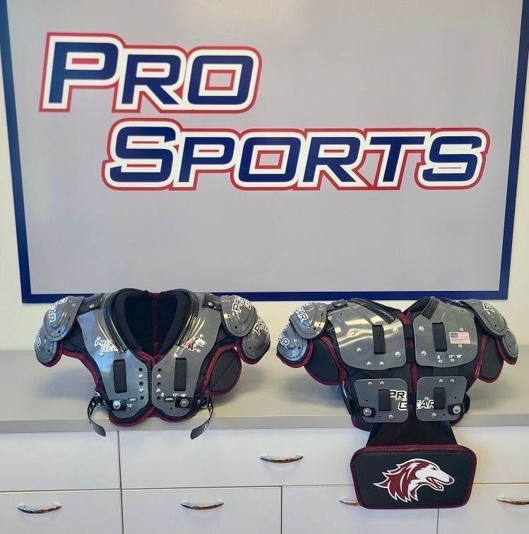 These #ProSportsCustoms for @SIU_Football are 🔥 ‼️

Big thanks to Southern Illinois University and Coach Nick Hill (@17NickHill) for trusting us to protect their players!

@SIUSalukis
@SIU_Equipment

#KnowTheLogo #MadeInTheUSA #CollegeFootball #WeAreSouthernIllinois #RunWithUs