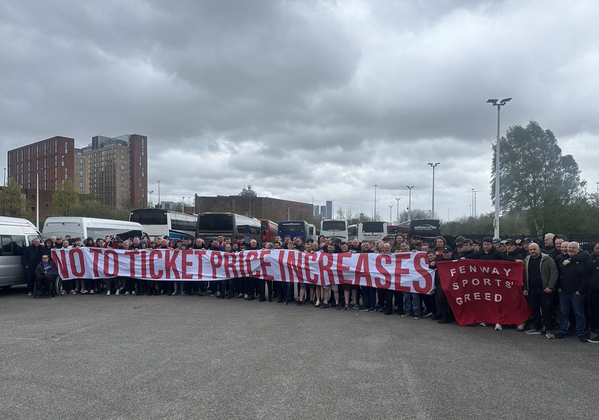 Protest outside Old Trafford about ticket price increases organised by @SpionKop1906 & the 🆘