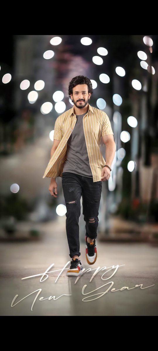 #HBDAkhilAkkineni
Chinnoda, low budget lo neeku suitable movie okati cheyu.