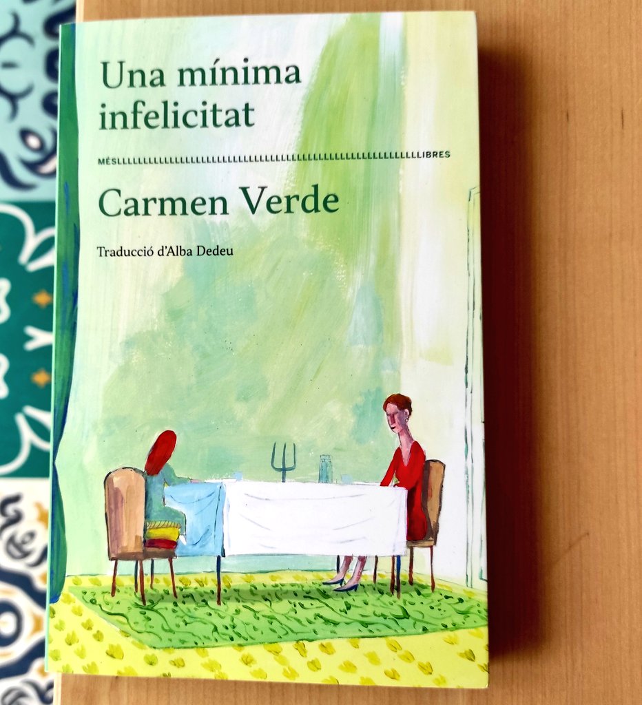 'Al final, de totes les coses sempre en resta únicament el pinyol'. Una memòria de silencis, absències que es fan ben presents, de marges... La felicitat és trobar una escriptura que et captiva.