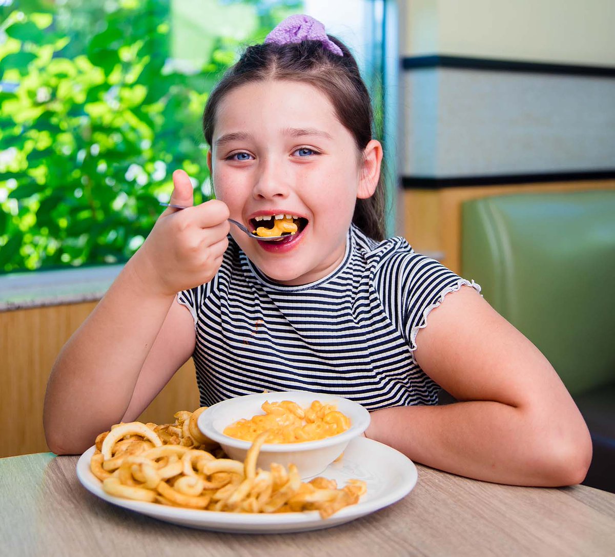 Olga's makes it easy to enjoy family time: KIDS EAT FREE every Sunday. Enjoy a free kids meal of an Olga, a side and a beverage 🌯🍟🥤 with any adult entree purchase. #FamilyFun #KidsEatFree #SundayVibes Find your nearest Olga's location here: olgas.com/store-locator/