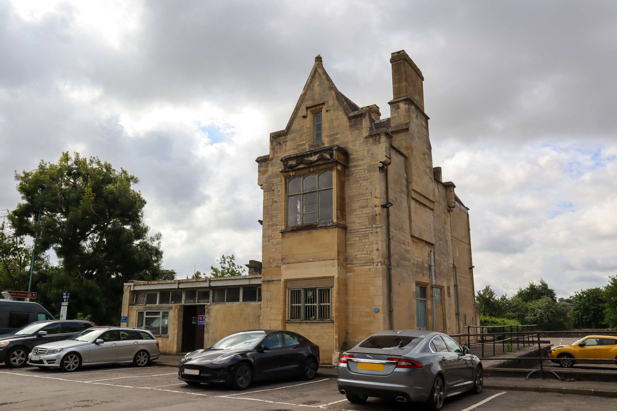 🚂 Calling all investors! 🚂 We are looking for businesses and organisations with creative plans to restore the Old Station building in Cirencester. Join us in preserving heritage and fostering community growth! Learn more 📰 news.cotswold.gov.uk/news/restorati…