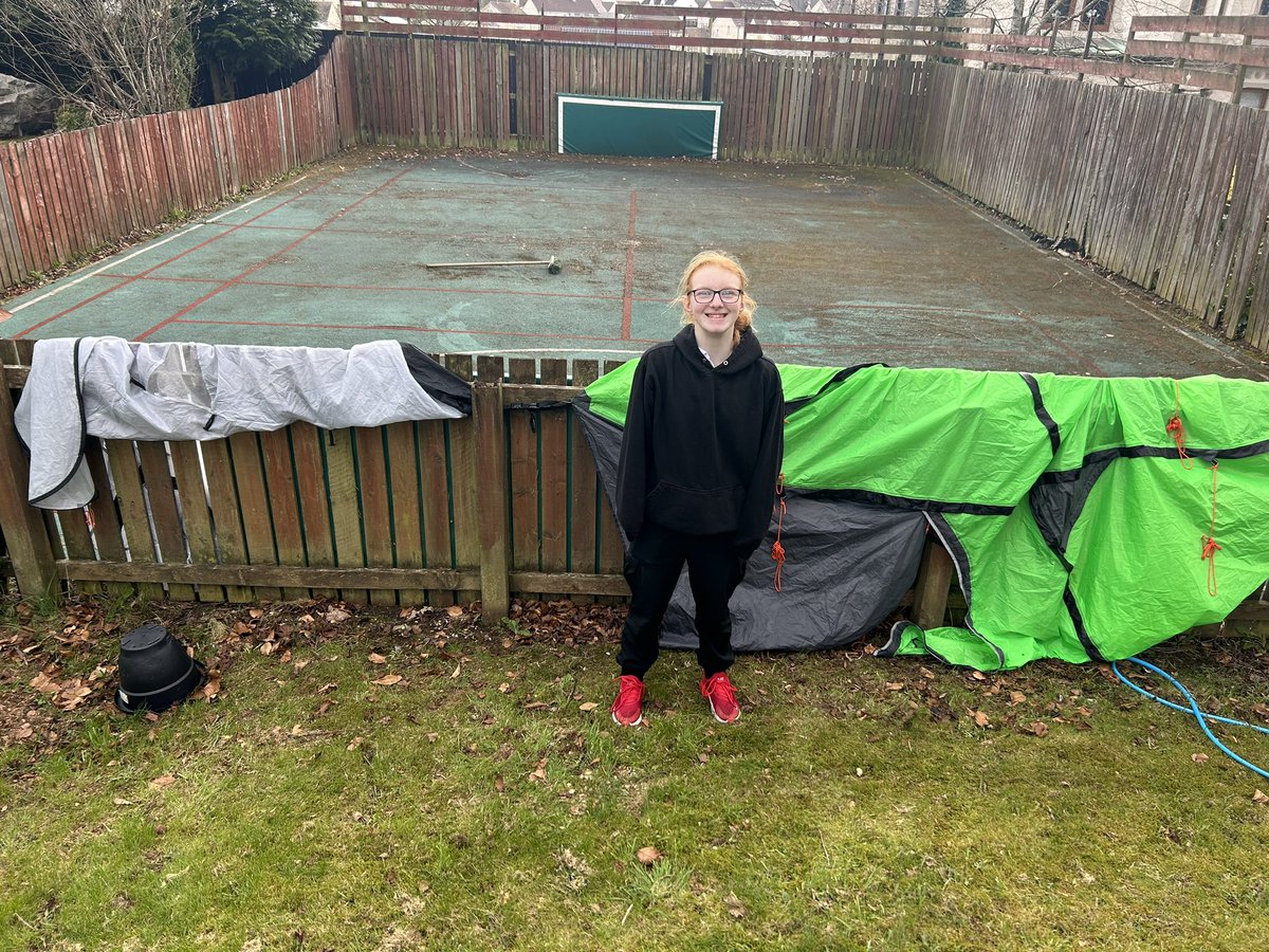 Carrie is being a great help and clocking up more hours for her Saltire Volunteering Award with the @NLCYouthwork team. She’s helping dry out tents from a very wet expedition. Great job Carrie!! @DofEScotland