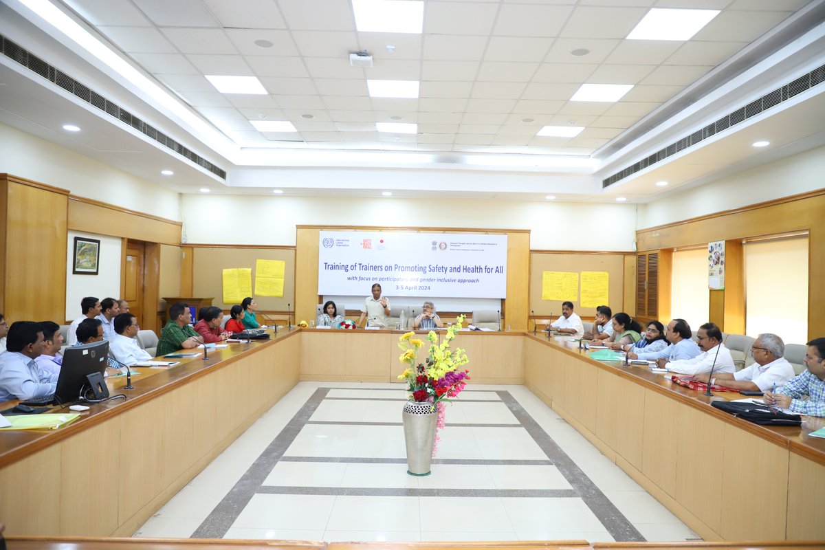 Shri Virjesh Upadhyay, Chairperson of the GB of DTNBWED addressed the officers of DTNBWED, VVGNLI, DGMS,DGFASLI  & Trade Unions during 3 days ToT on Promoting Safety & Health for all which was organised by DTNBWED & ILO jointly at VV Giri National Labour Institute@LabourMinistry