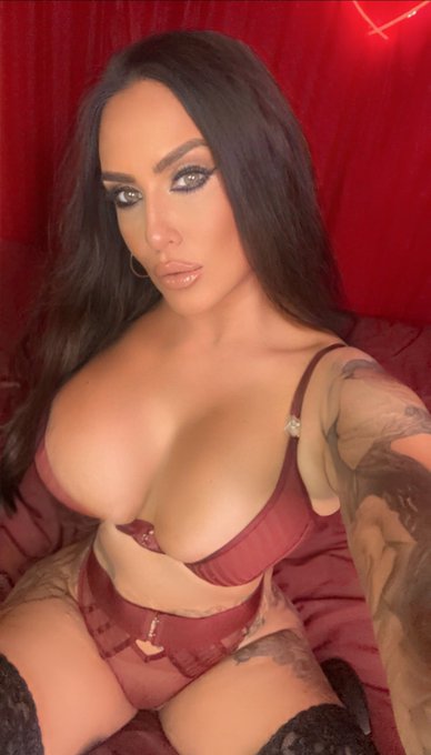 🚨20% off Skype video calls today! 🚨don&rsquo;t miss out! Dm to book your slot now 😈😈😈 https://t.co/1L92pyr