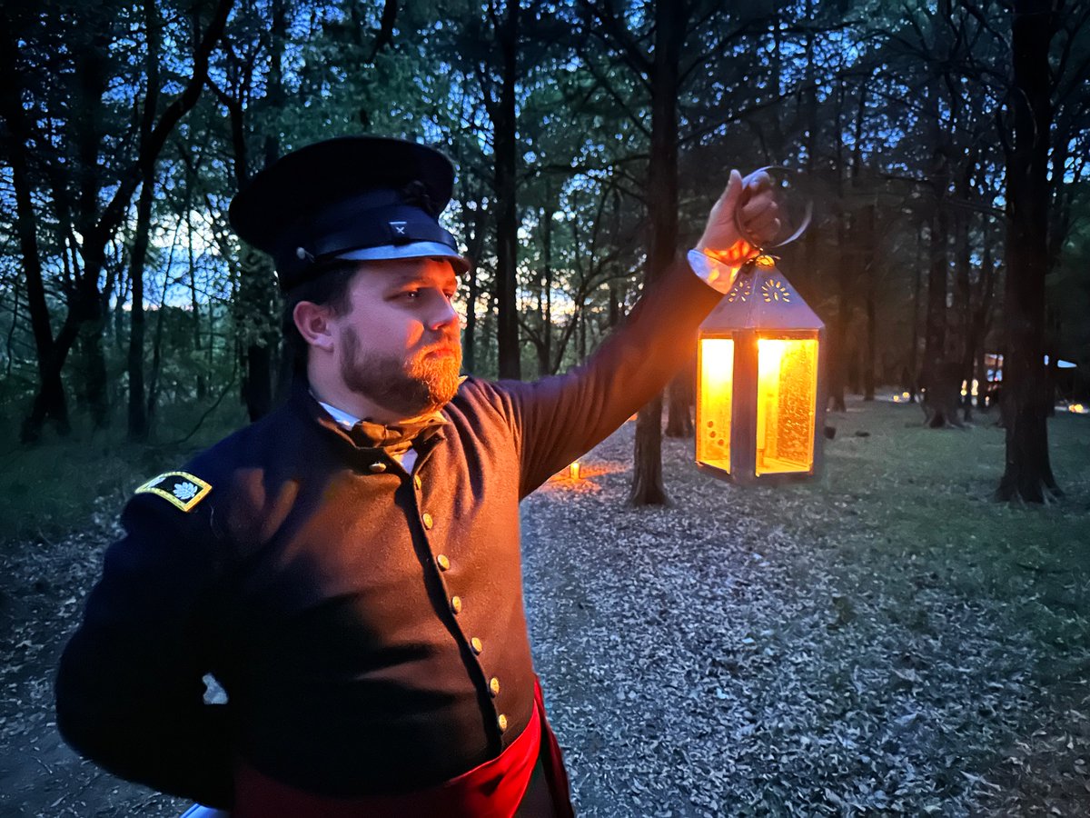 Need a place to watch the Total Solar Eclipse tomorrow afternoon? Join us at Fort Towson Historic Site, which will be in the path of totality! 📍 Located between Hugo & Idabel Details: okhistory.org/calendar/event… (OHS photos) #Eclipse #Totality #SmithsonianEclipse #TravelOK