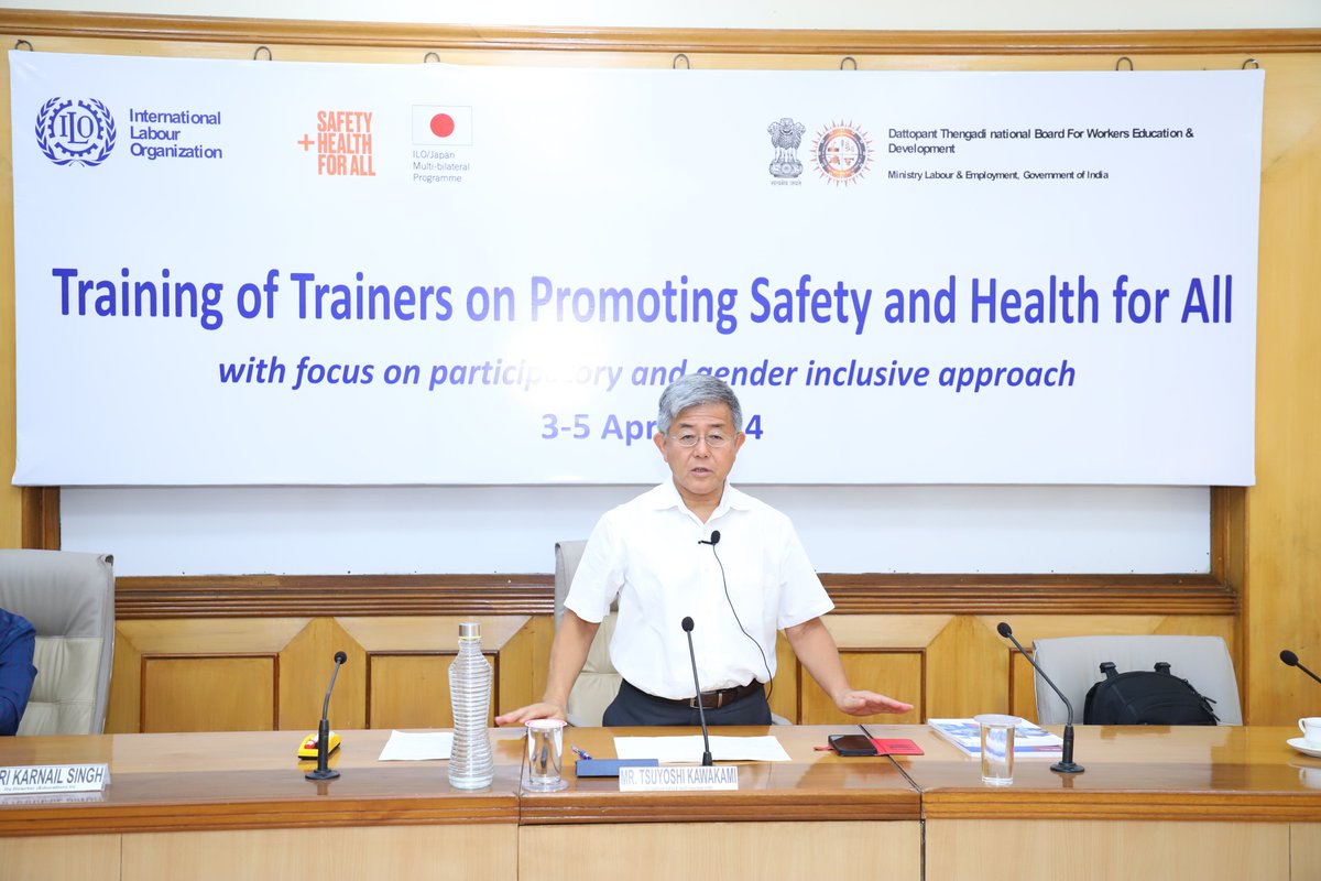 Shri Tsuyoshi Kawakami Senior Specialist OSH ILO DWT for South Asia addressed the officers of DTNBWED, VVGNLI, DGMS, DGFASLI  & Trade Unions during 3 days ToT on Promoting Safety & Health for all which was organised by DTNBWED & ILO jointly at VV Giri National Labour Institute.