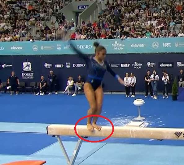 MDJDS was like 'nope, I'm not falling off from the beam'. Great save here.