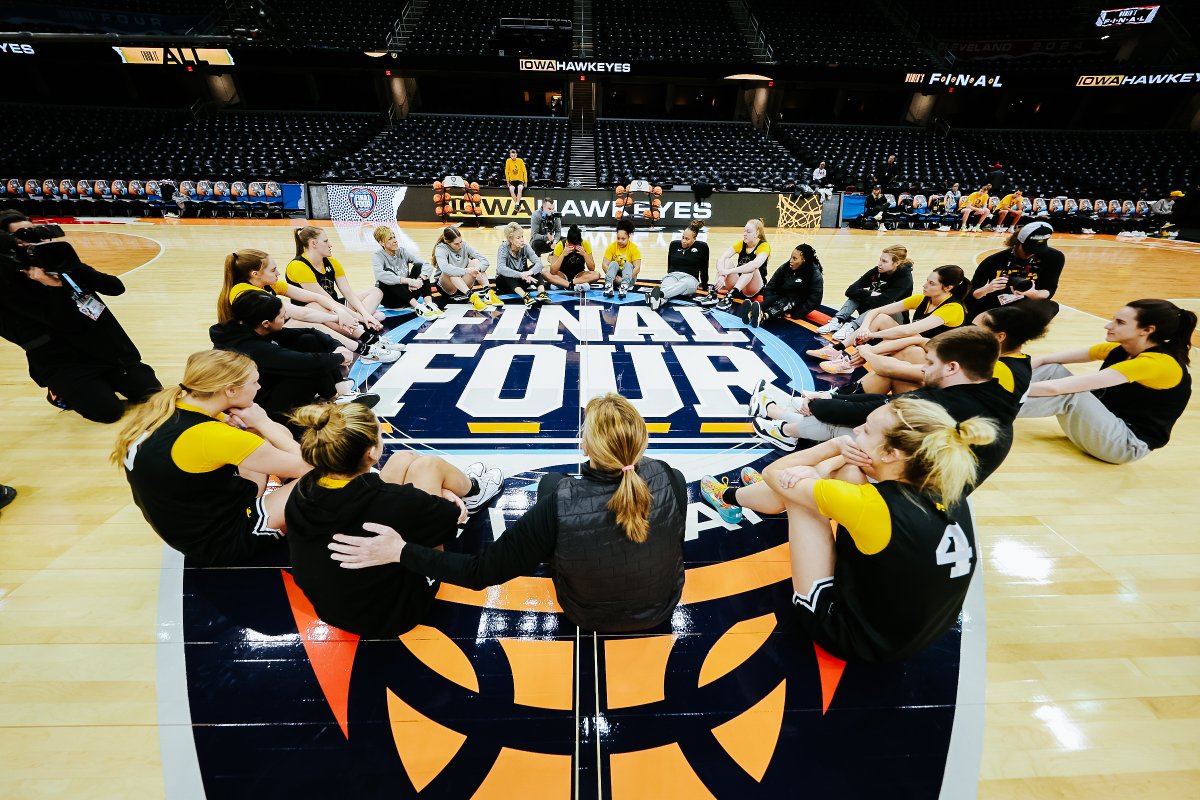 IowaWBB tweet picture