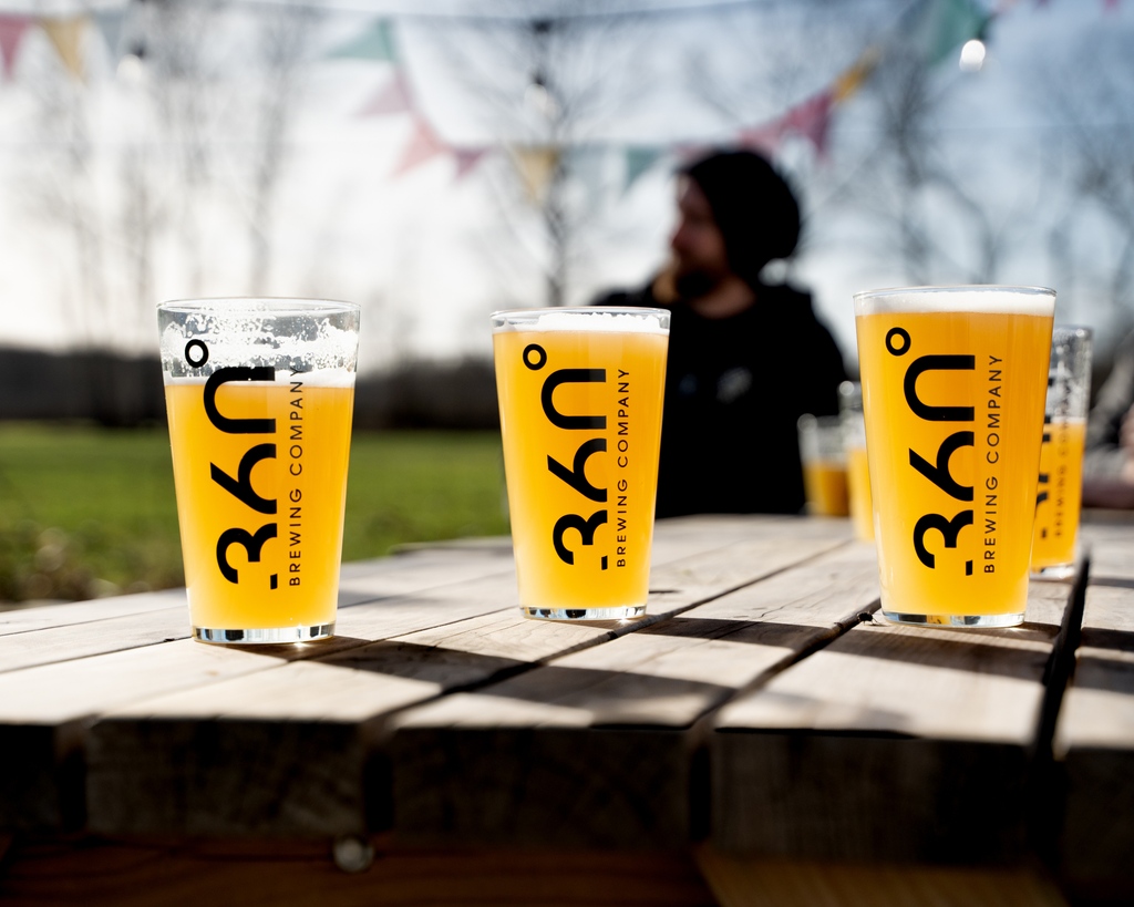 It's April! Its the month of hope. So whether you're drinking 360° in the pub, in the bar with your mates or sat in the garden, we say cheers. Cheers to April, cheers to Sunday and cheers to you! #drinklocal #360brewco