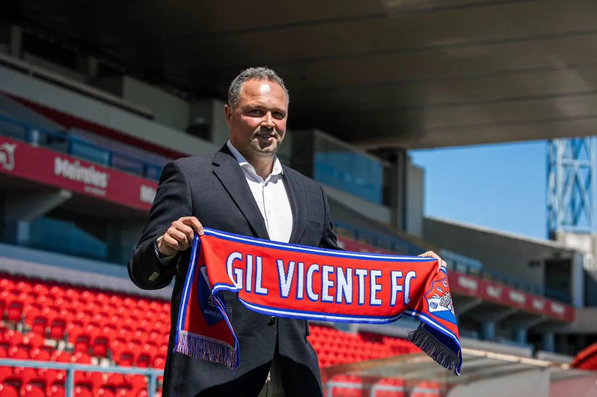 ❗️Exclusivo. Vitor Campelo de saída do @GilVicente_fc . A direção do clube de Barcelos decidiu despedir o treinador de 48 anos com efeitos imediatos.