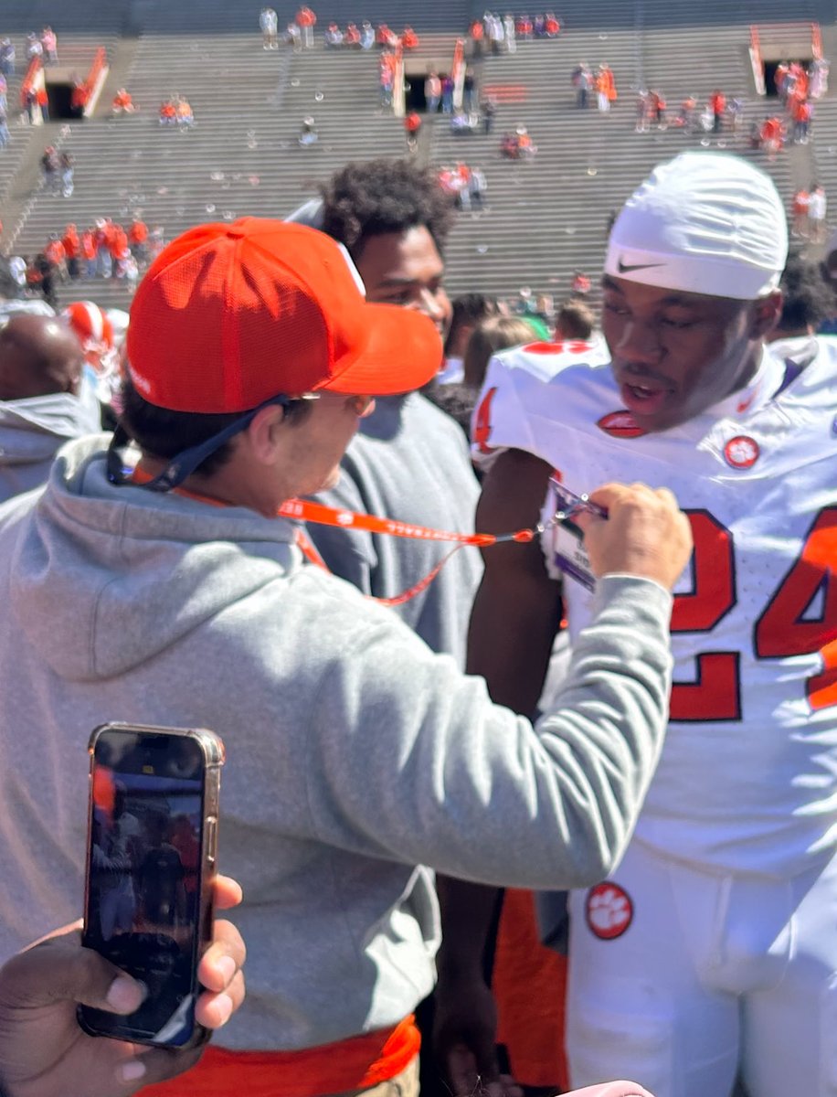 Last year ⁦@EziomumeDaee⁩ was in the stands cheering for ⁦@ClemsonFB and dreaming of becoming a Tiger RB⁩. A year later, David turned in his recruiting badge for a uniform and began living out his dream.