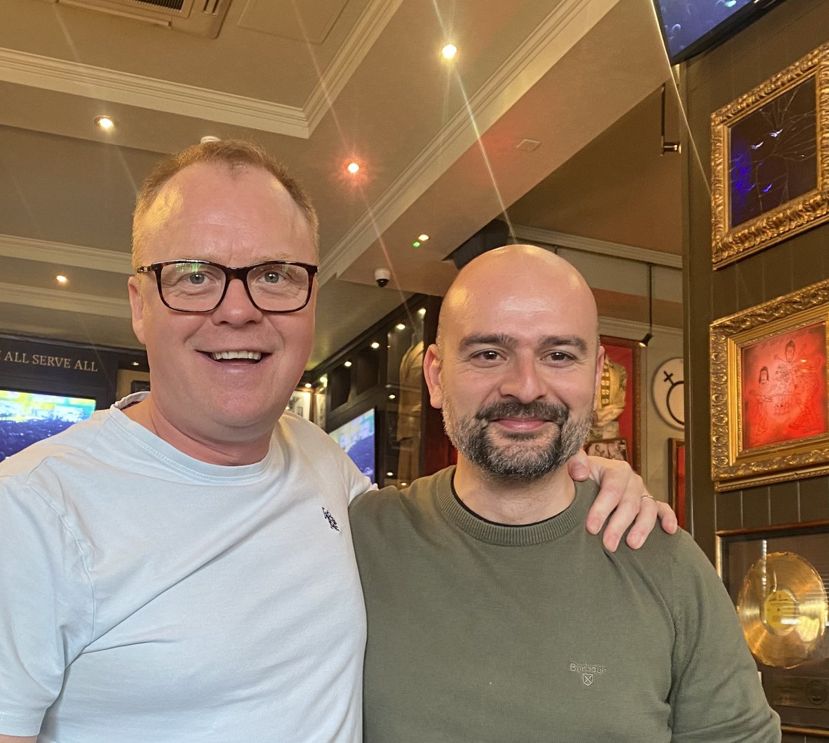Hemodynamics and @ICUltrasonica POCUS meeting in London …so many years after @StGeorgesTrust experience. Friendship is keeping important things still on.