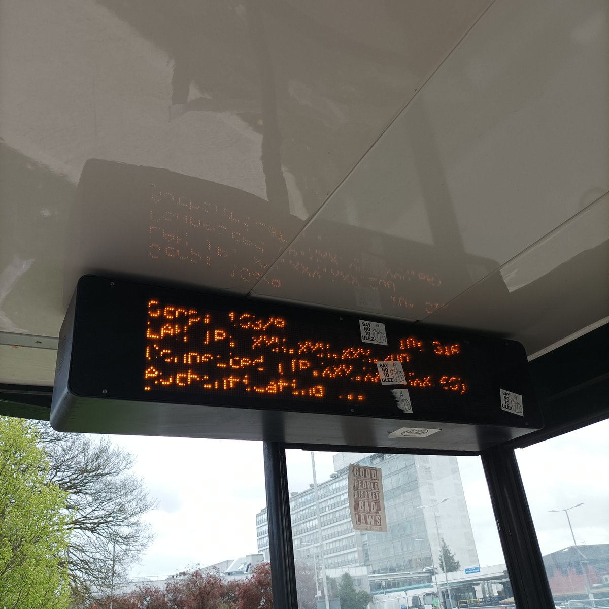 Despite the extensive and no doubt expensive ad campaigns by @TfL @MayorofLondon this is too often the case with indicator boards for buses,