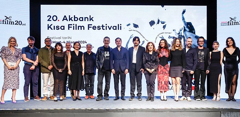 20. Akbank Kısa Film Festivali’nde ödüller sahiplerini buldu #KültürSanat #Akbnk blackorwhitedergi.com/20-akbank-kisa…