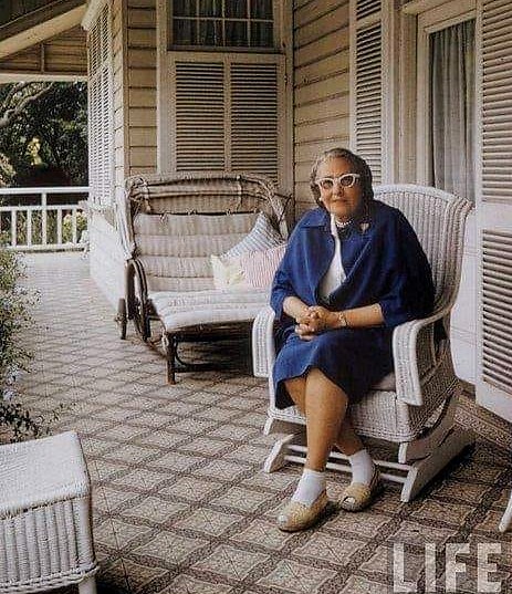 FotosFamiliaMdP's tweet photo. Hace 134 años nacía Victoria Ocampo. Foto en su residencia marplatense, Villa Victoria, tomada en 1958 para revista Life. https://t.co/KbctHqTOhs