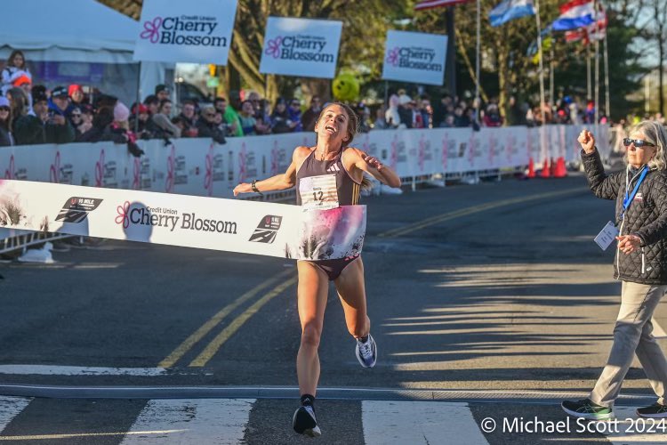 Josh Cox (@joshcox) on Twitter photo Emily Durgin (<a href="/emily_durgin/">EMILY DURGIN</a>) breaking the tape at the 2024 USATF 10 Mile National Championships in 51:26! Amazing performance. So close to the American Record!
<a href="/adidasrunning/">adidas Running</a>
📷: <a href="/urimiscott/">Michael Scott</a> Emily Durgin (<a href="/emily_durgin/">EMILY DURGIN</a>) breaking the tape at the 2024 USATF 10 Mile National Championships in 51:26! Amazing performance. So close to the American Record!
<a href="/adidasrunning/">adidas Running</a>
📷: <a href="/urimiscott/">Michael Scott</a>