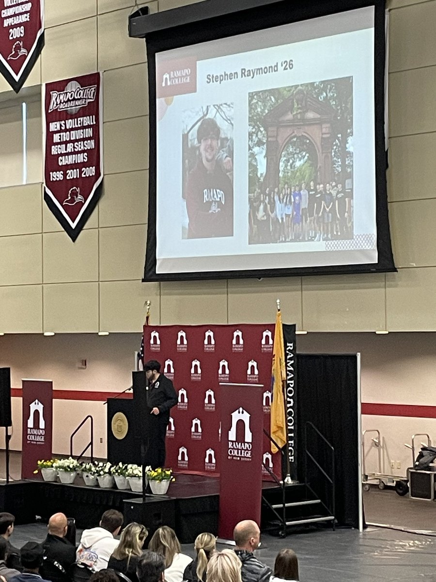 Great to see a @FairLawnHSNJ alumnus as one of the opening speakers to address over 1000 attendees at @RamapoCollegeNJ Admitted Students Day! @FairLawnSchools @dr_rui_dionisio