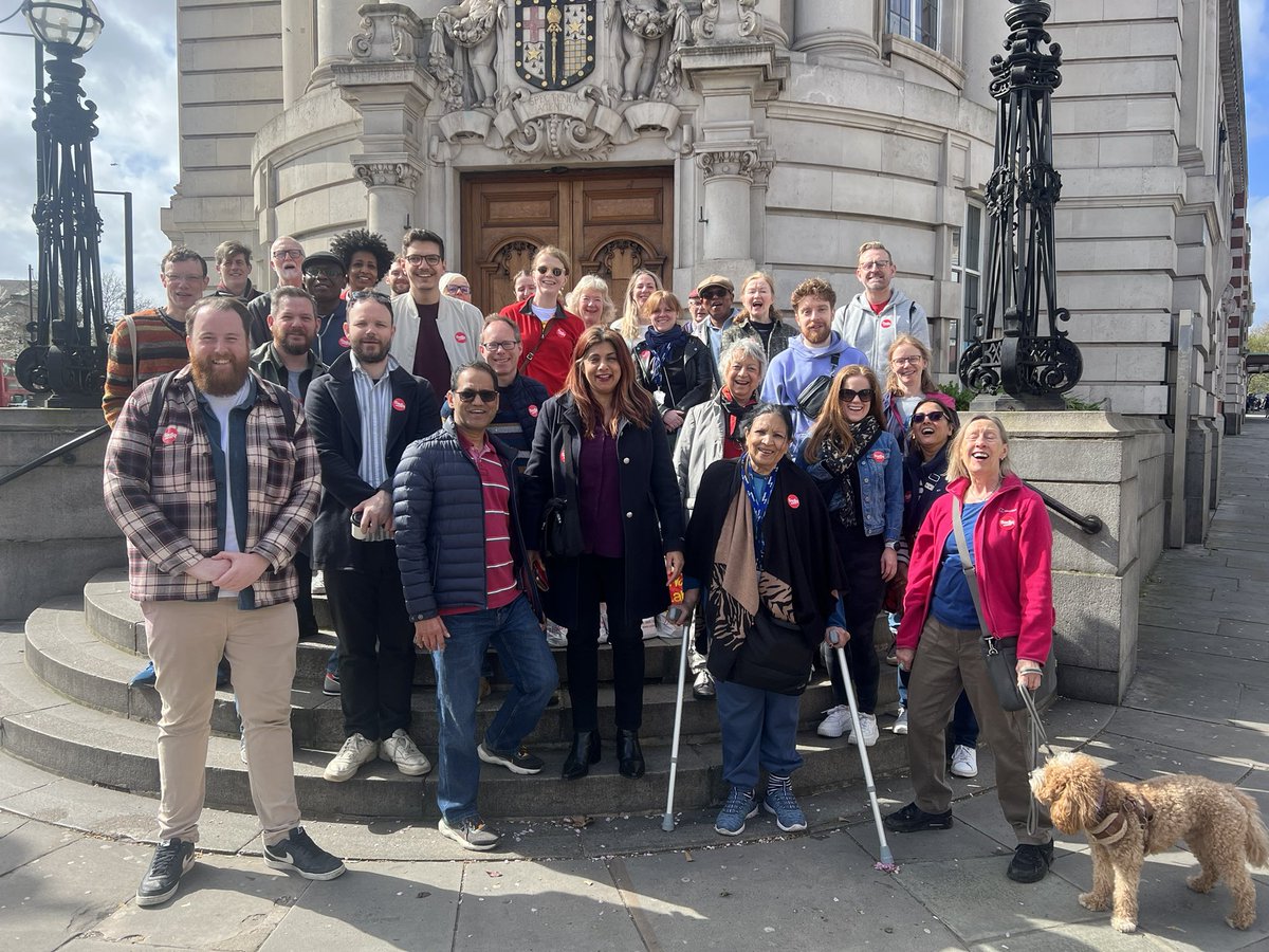 ☀️ Fantastic sunny morning in the Brixton Acre Lane ward with our Assembly Member @LabourMarina and @FloEshalomi MP. Lots of support for @SadiqKhan across the ward. Make sure you vote Labour on 2 May 🌹 #OnYourSide