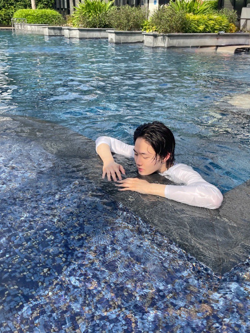 EVNNE_official's tweet photo. 🐋🤍

#EVNNE #이븐 #지윤서 #JIYUNSEO https://t.co/taTVlJ0Eb1