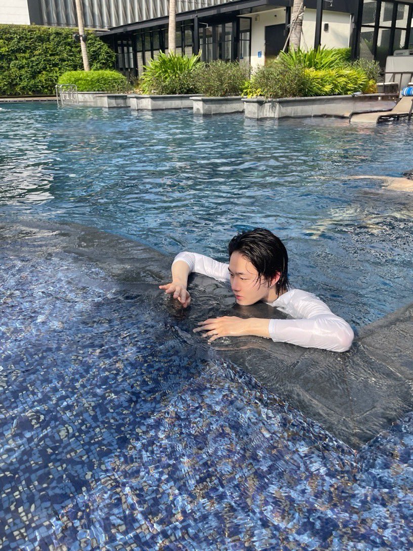 EVNNE_official's tweet photo. 🐋🤍

#EVNNE #이븐 #지윤서 #JIYUNSEO https://t.co/taTVlJ0Eb1