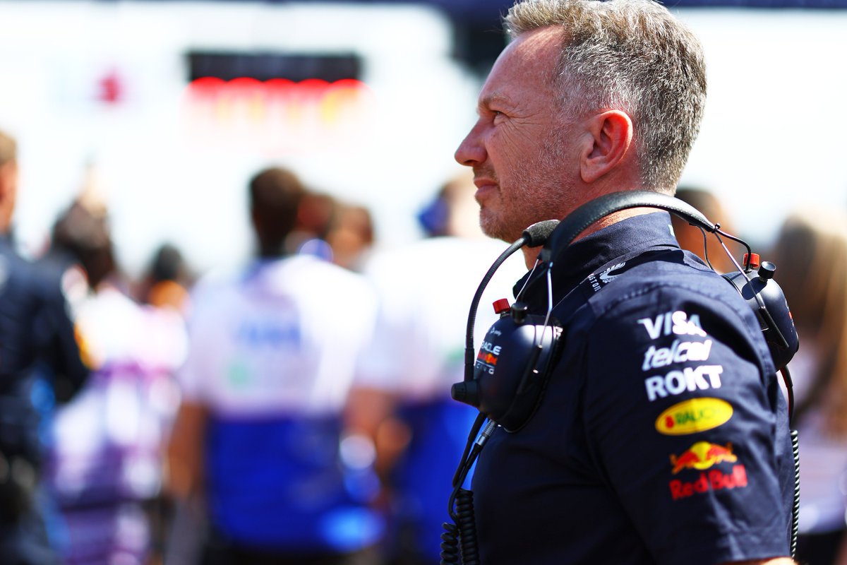 🗣️ | 🇯🇵 Horner about the next race in China after 4 years of waiting: 'It’s great to be racing back in China, it’s a great track, fast corners with a very long straight, brutal on the left tyre and that T1 just seems to go on forever and ever.' 'It’s gonna be an interesting…