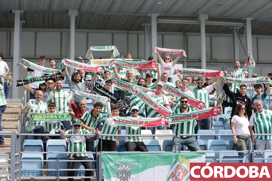 📸 #Fotogalería | Las imágenes de la afición del @CordobaCF_ofi  en el Alfredo Di Stéfano 👉 diariocordoba.com/fotos/area-bla…