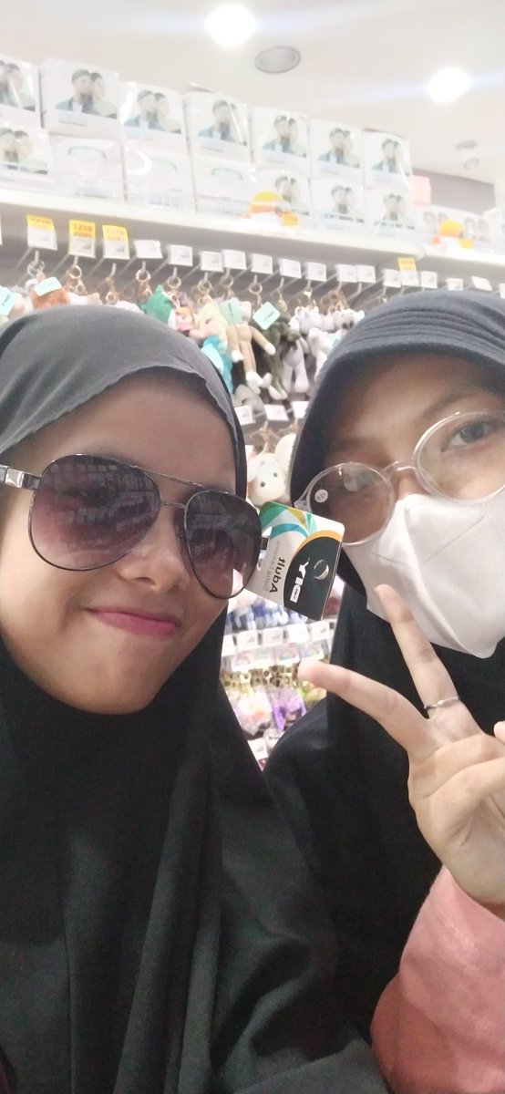 rnggrhm's tweet photo. My second photo with sibling https://t.co/2WjE9kPN3W
