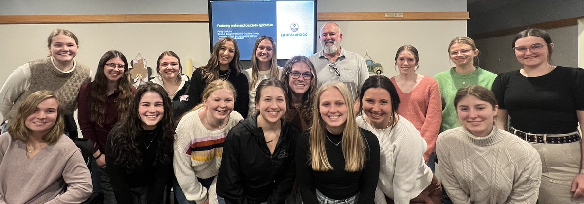 Thanks to UW-Madison's Assoc of Women in Agriculture (@awa_uwmadison) for the invitation to speak and the terrific conversation about how we can make future ag work for all people! #grasslandag @UWMadisonCALS